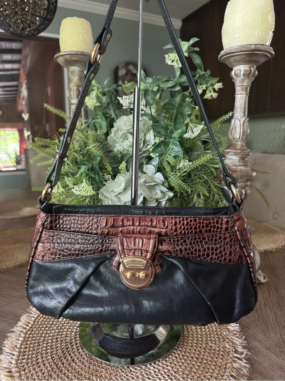 EUC Brahmin VINTAGE Brown Croc-Textured Leather Shoulder Bag Orig $399 🤎 - Picture 1 of 8